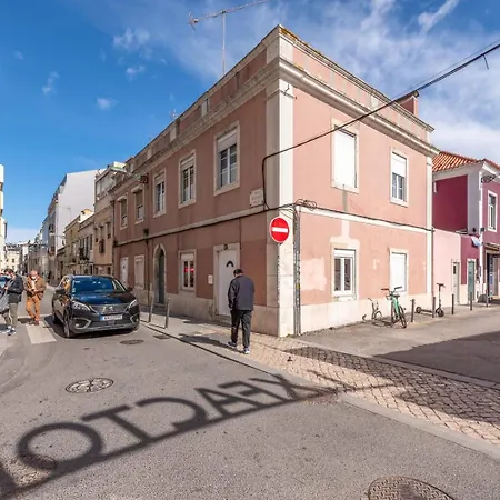 Guestready - Colourful And Modern Lxfactory Hébergement de vacances Lisboa